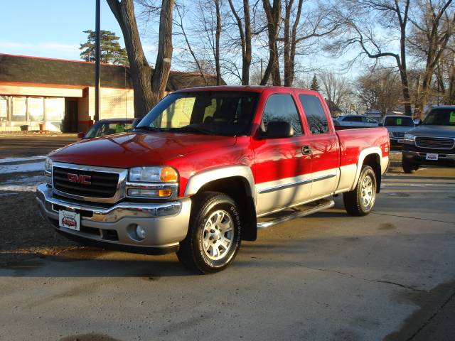 GMC Sierra 2005 photo 2