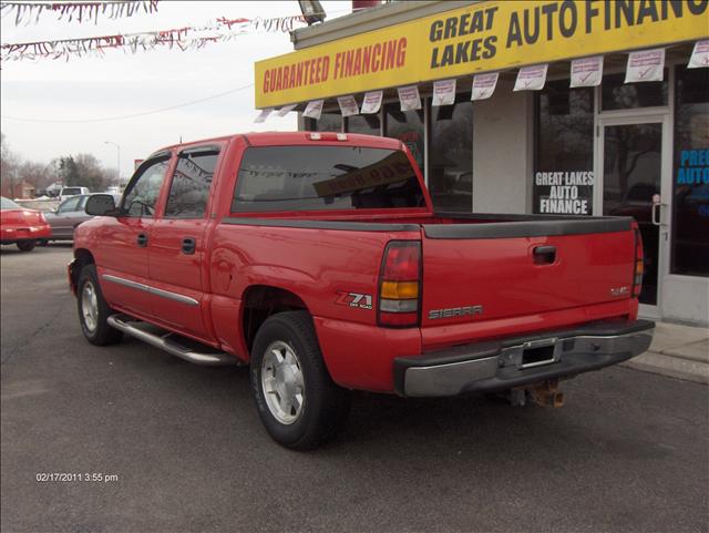 GMC Sierra 2005 photo 2