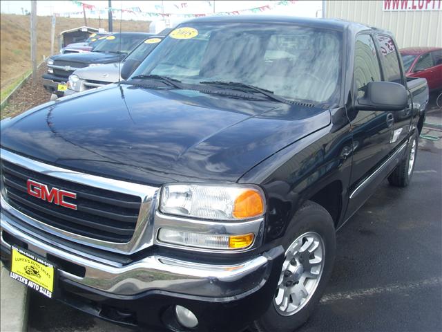 GMC Sierra 2005 photo 2