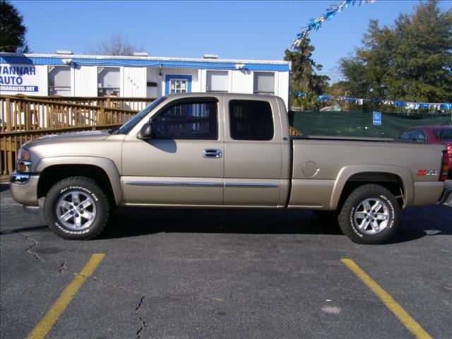 GMC Sierra 2005 photo 2