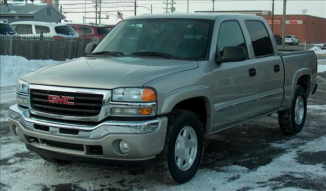 GMC Sierra 2005 photo 2