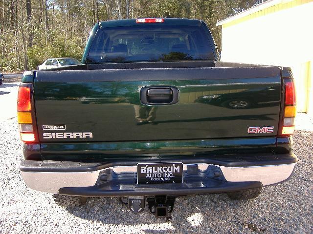 GMC Sierra 2005 photo 2