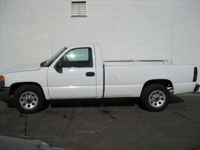 GMC Sierra 2005 photo 1