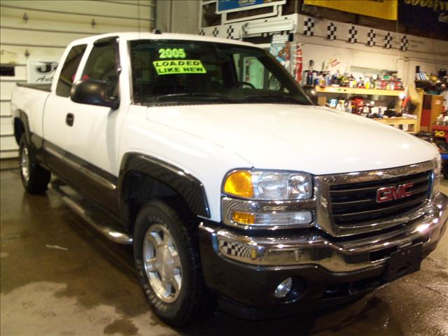 GMC Sierra 2005 photo 2