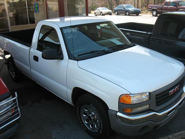 GMC Sierra 2005 photo 2