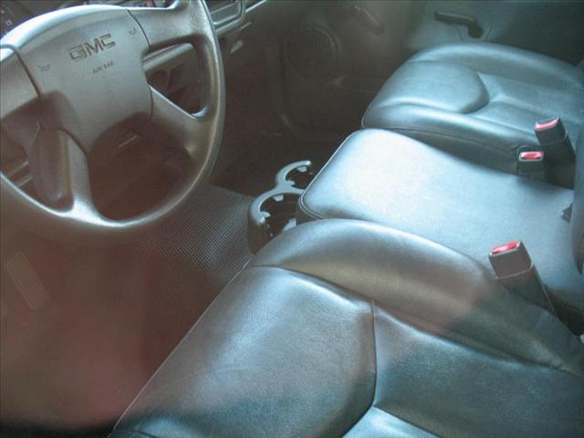 GMC Sierra 2005 photo 1