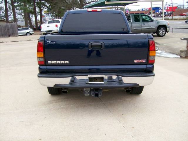 GMC Sierra 2005 photo 1