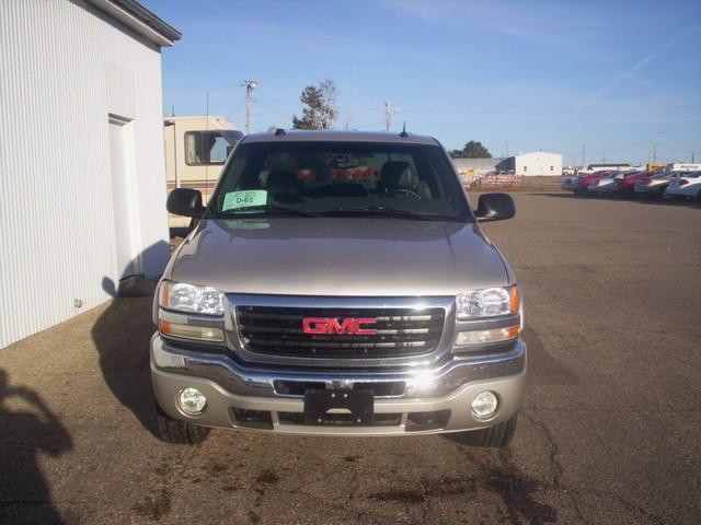 GMC Sierra 2005 photo 1