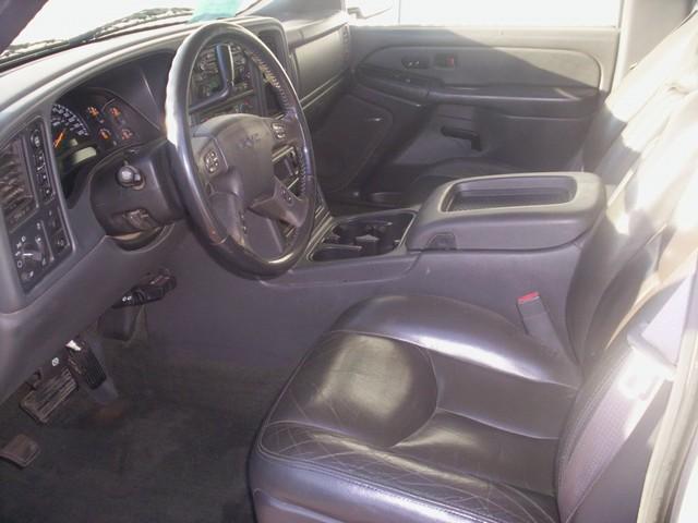 GMC Sierra 2005 photo 2