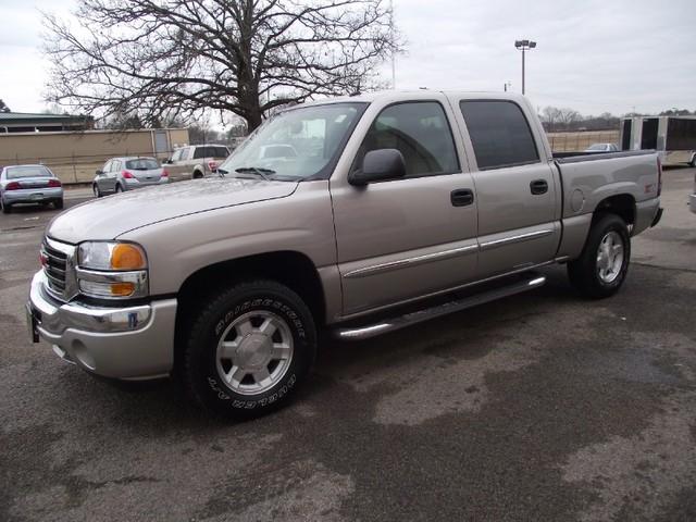 GMC Sierra 2005 photo 1