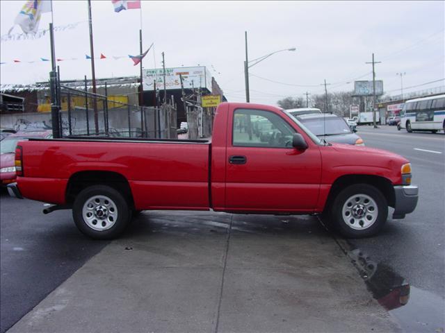 GMC Sierra 2005 photo 2