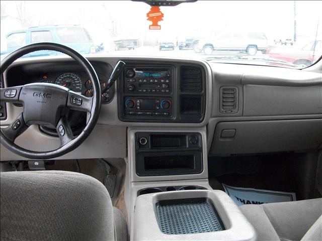 GMC Sierra 2005 photo 3