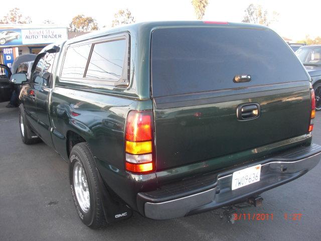 GMC Sierra 2005 photo 2