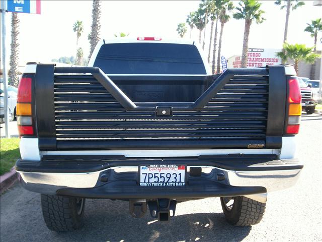 GMC Sierra 2005 photo 1