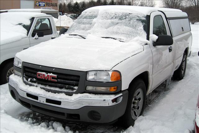 GMC Sierra 2005 photo 2