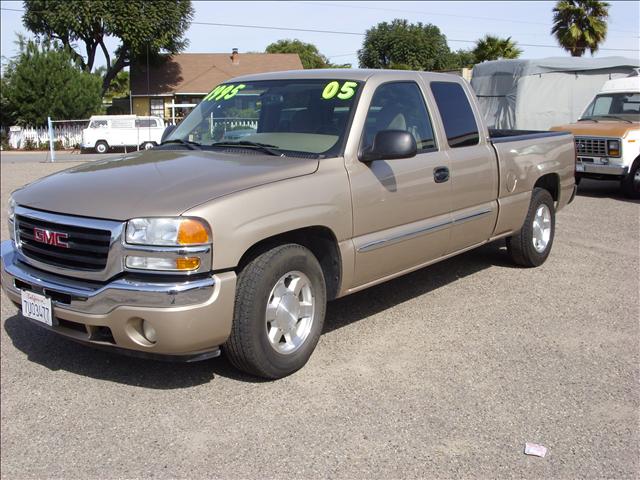 GMC Sierra 2005 photo 1