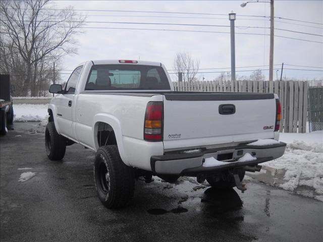 GMC Sierra 2005 photo 1