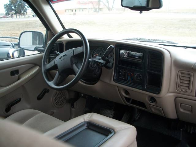 GMC Sierra 2005 photo 2