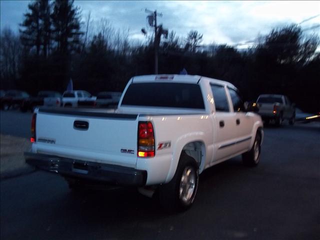 GMC Sierra 2005 photo 1