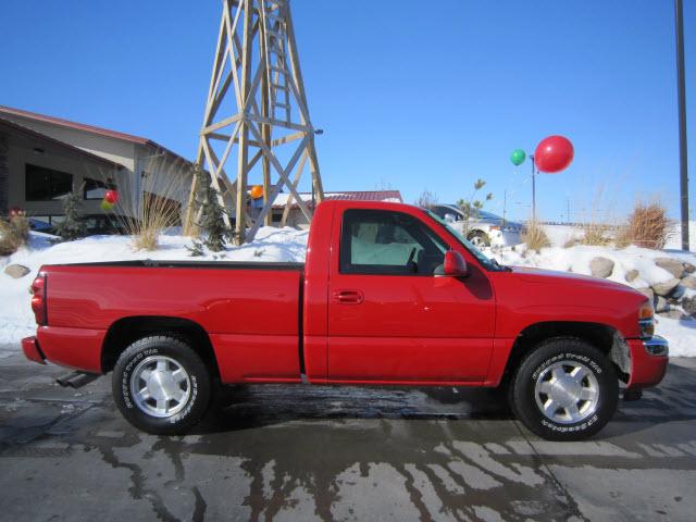 GMC Sierra 2005 photo 2