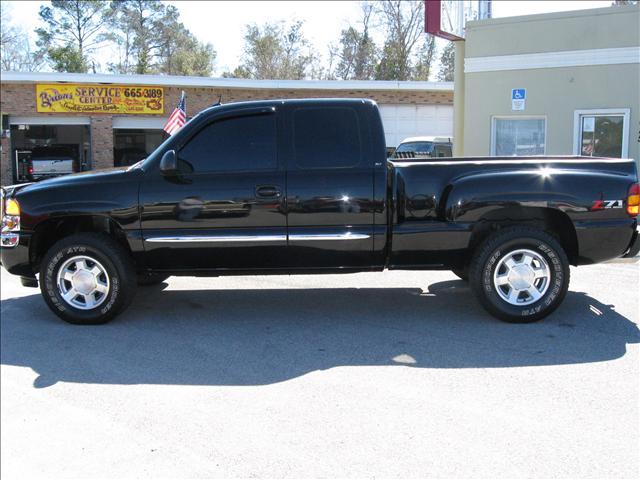 GMC Sierra 2005 photo 1