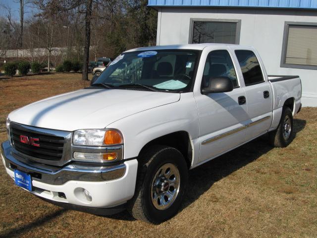 GMC Sierra 2006 photo 2