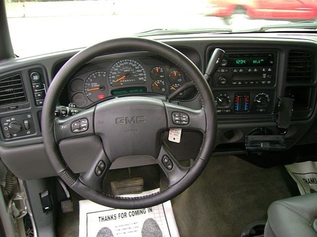 GMC Sierra 2006 photo 2