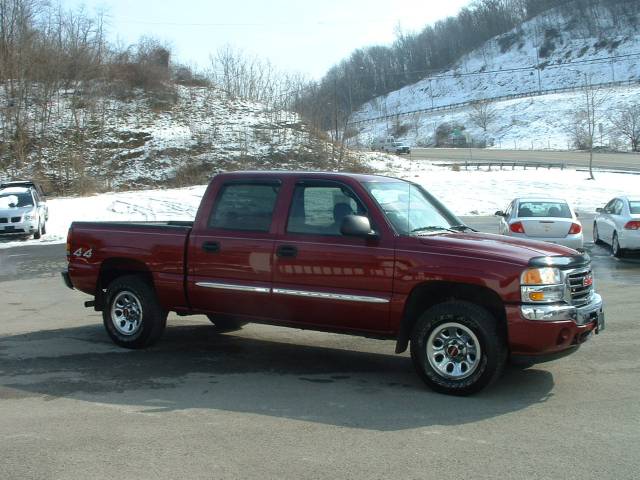 GMC Sierra EX - Clean Carfax Pickup