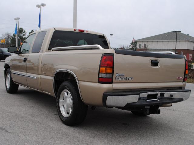 GMC Sierra 2006 photo 2