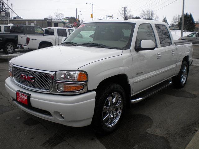 GMC Sierra 2006 photo 2