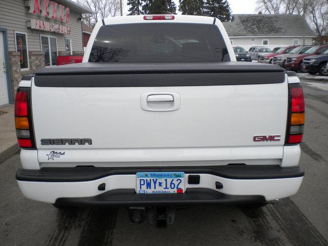 GMC Sierra 2006 photo 1