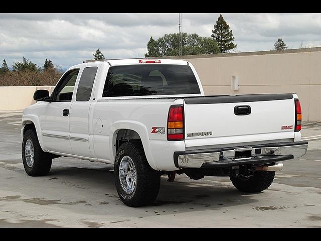 GMC Sierra 2006 photo 2