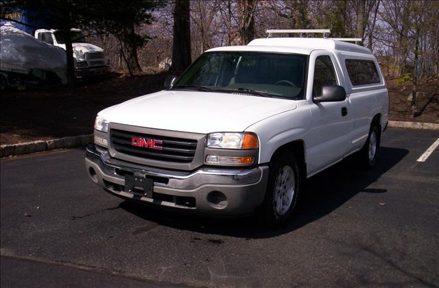 GMC Sierra Base Pickup