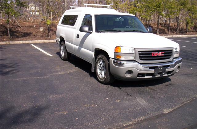 GMC Sierra 2006 photo 2