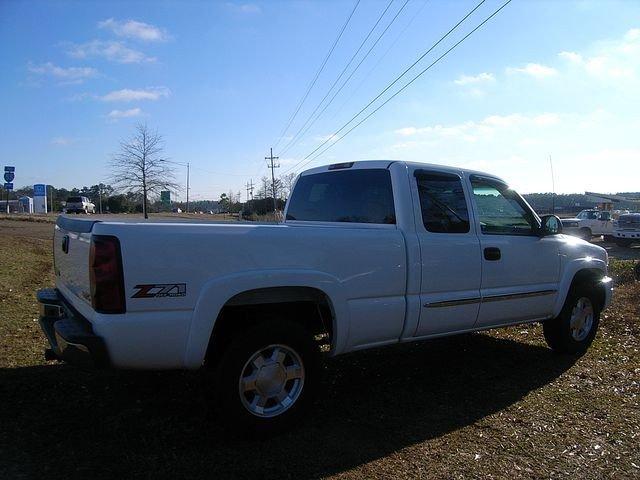 GMC Sierra 2006 photo 2