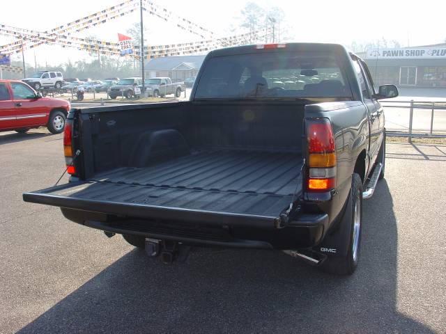 GMC Sierra 2006 photo 2