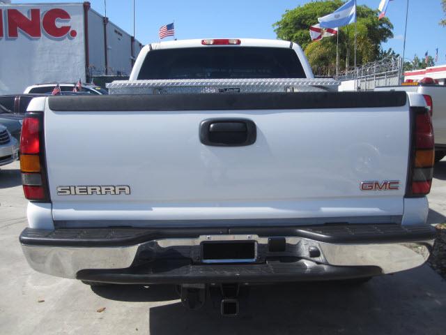 GMC Sierra 2006 photo 2