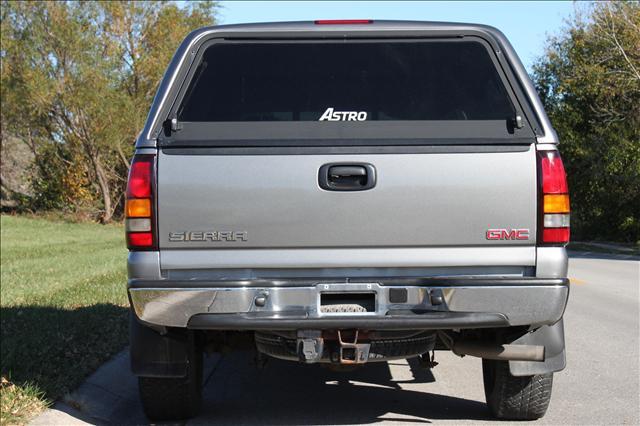 GMC Sierra 2006 photo 1