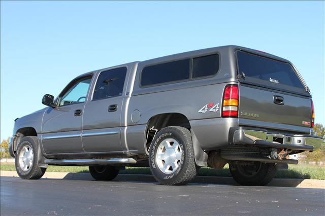 GMC Sierra 2006 photo 2