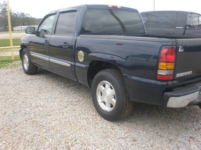 GMC Sierra 2006 photo 2