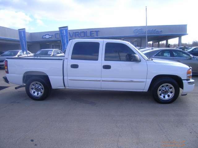 GMC Sierra 2006 photo 2