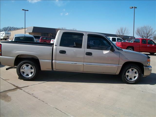 GMC Sierra 2006 photo 2