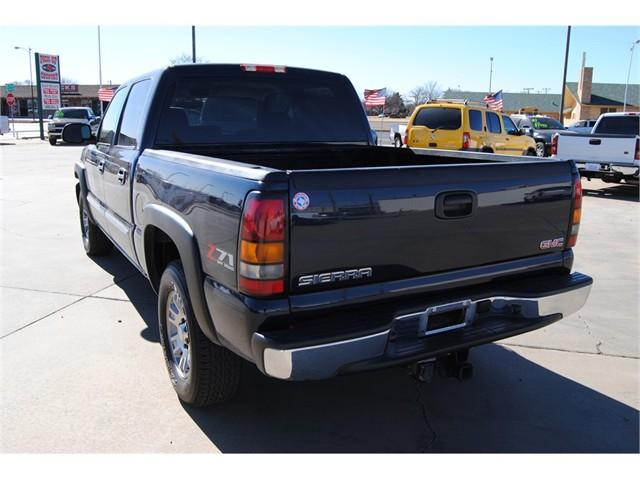 GMC Sierra 2006 photo 2