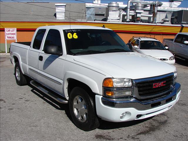 GMC Sierra V8 R-design Pickup