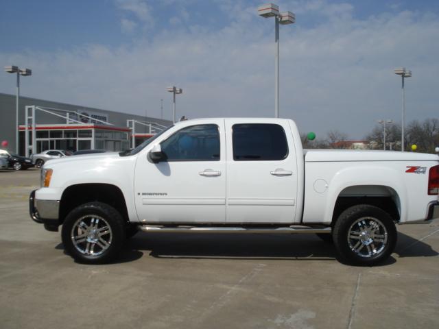 GMC Sierra 2007 photo 1