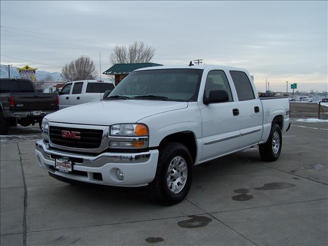 GMC Sierra SLT Pickup