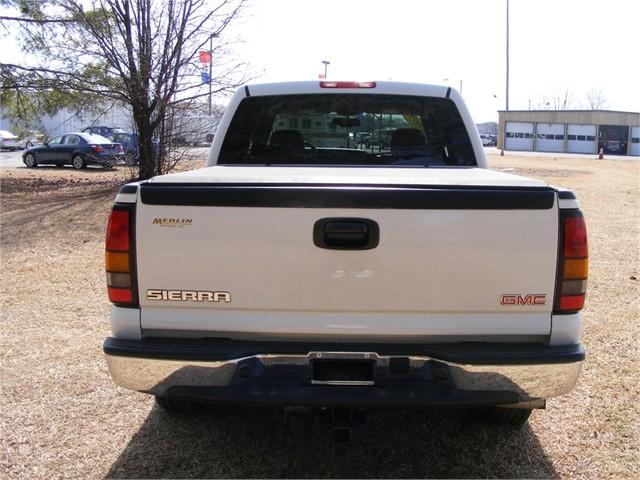 GMC Sierra 2007 photo 2