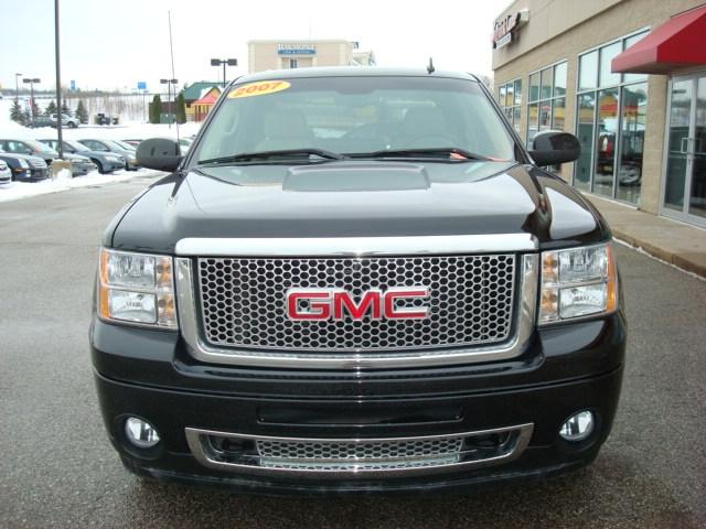 GMC Sierra 2007 photo 2