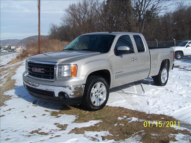 GMC Sierra SLT Pickup