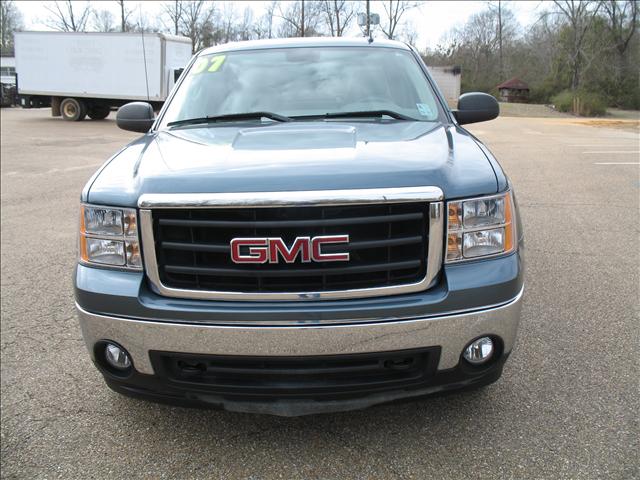 GMC Sierra SLT Crew Cab Pickup